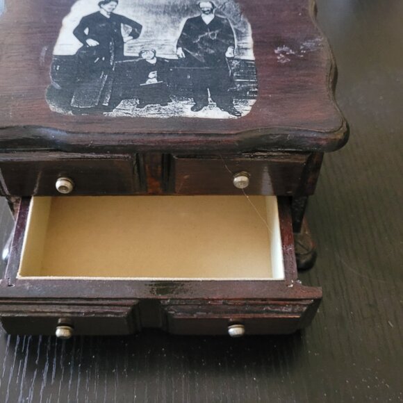 Miniature Chest of drawers/Jewelery box 7" x 4.5" x 4" - Picture 10 of 10